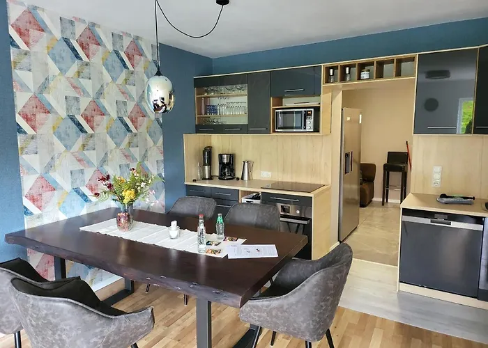 Ausgestattetes Drei Mit Grosser Sonnenterrasse Lägenhet