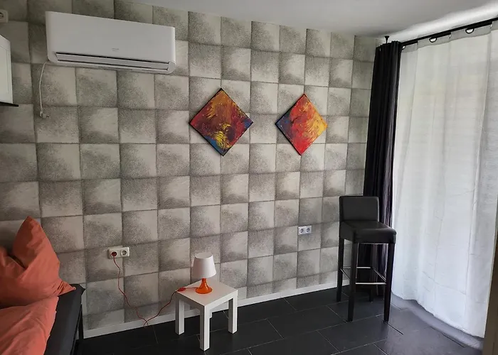 Lägenhet Ausgestattetes Drei Mit Grosser Sonnenterrasse *